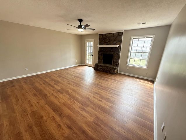 7061 E TEXEL CV, Memphis, TN 38133