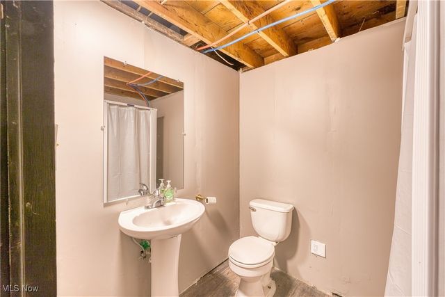 6160 Dresden Road, Zanesville, OH 43701