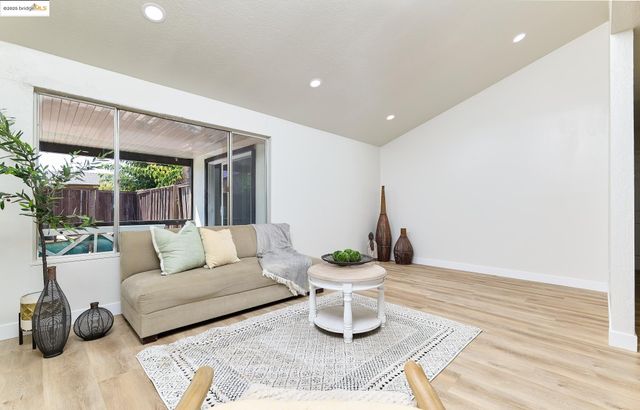 2117 Lopez Dr, Antioch, CA 94509