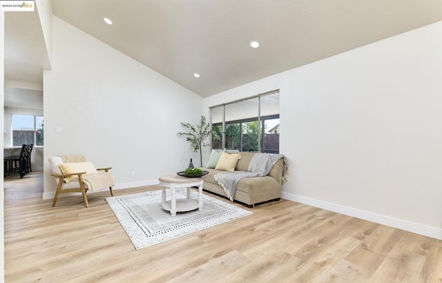 2117 Lopez Dr, Antioch, CA 94509