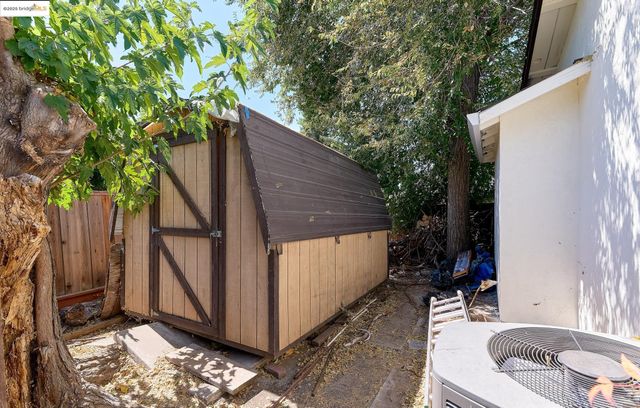 2117 Lopez Dr, Antioch, CA 94509