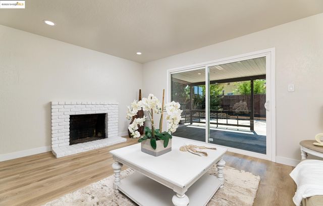 2117 Lopez Dr, Antioch, CA 94509