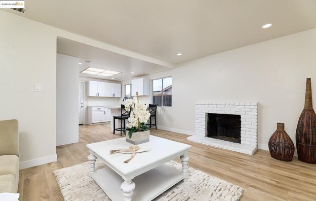 2117 Lopez Dr, Antioch, CA 94509