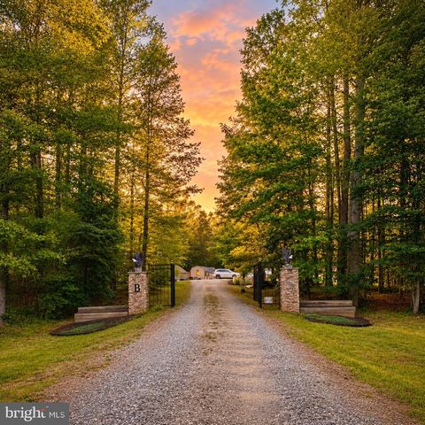 13023 STONEWALL JACKSON RD, Woodford, VA 22580