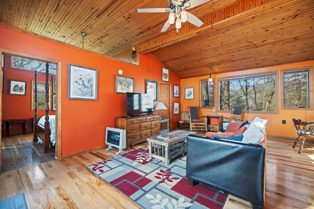 193 Suzanna Arch Drive, Campton, KY 41301