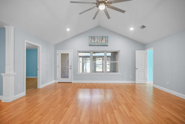 8600 Estrada Street, Navarre, FL 32566