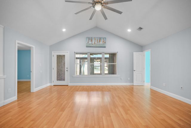 8600 Estrada Street, Navarre, FL 32566