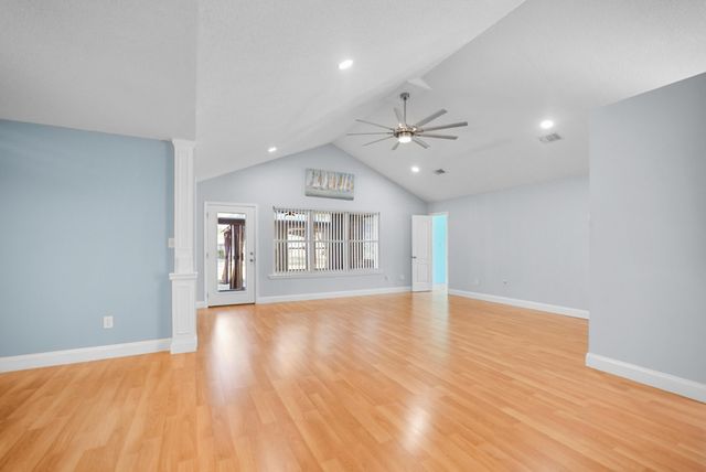 8600 Estrada Street, Navarre, FL 32566