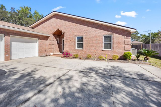 8600 Estrada Street, Navarre, FL 32566