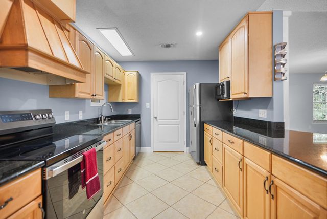 8600 Estrada Street, Navarre, FL 32566