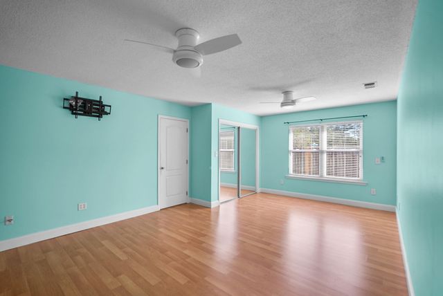 8600 Estrada Street, Navarre, FL 32566