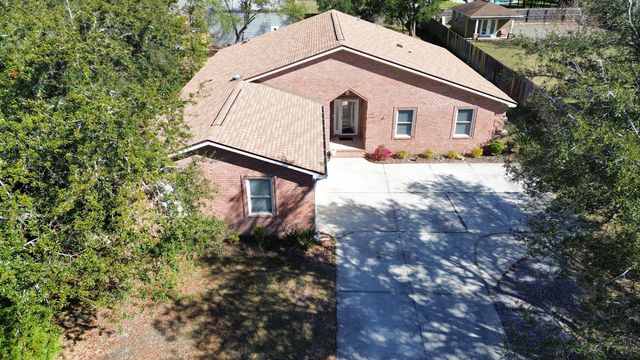 8600 Estrada Street, Navarre, FL 32566