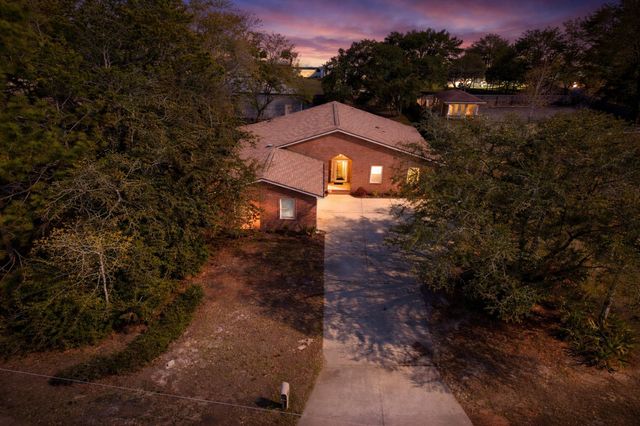 8600 Estrada Street, Navarre, FL 32566