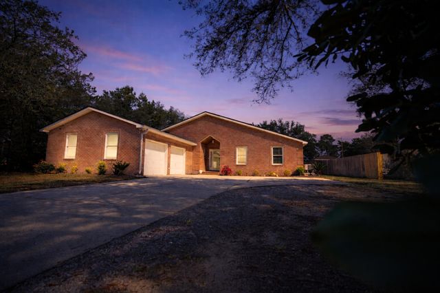 8600 Estrada Street, Navarre, FL 32566