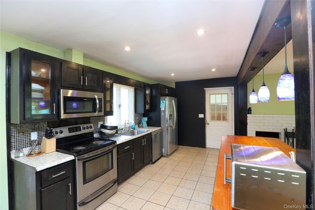 203 Maple Lane, Hurley, NY 12443