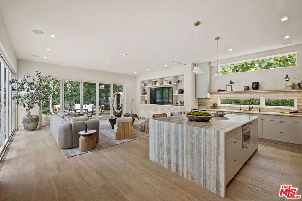 1518 Glenavon Avenue, Venice, CA 90291 — photo 5