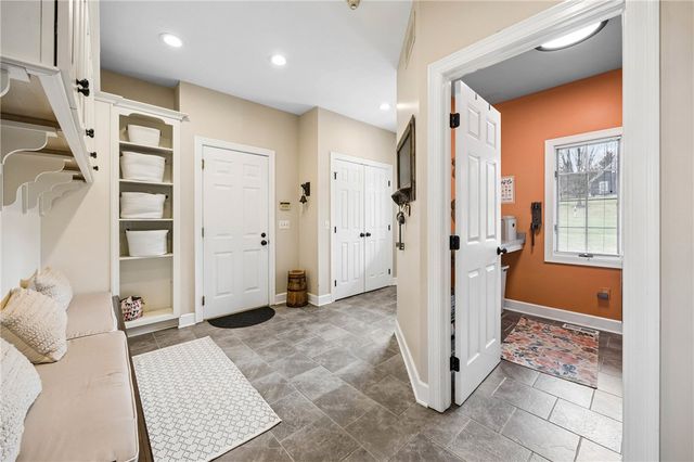 20 Arbor Creek Drive, Pittsford, NY 14534