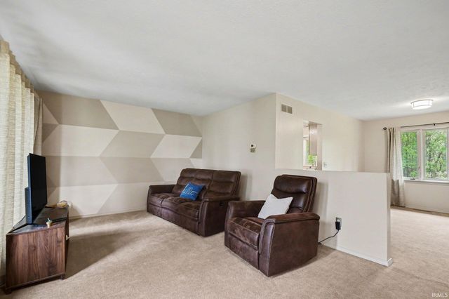 1035 Bowdoin Drive, Mishawaka, IN 46544