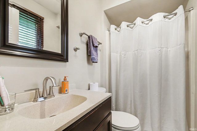 1035 Bowdoin Drive, Mishawaka, IN 46544