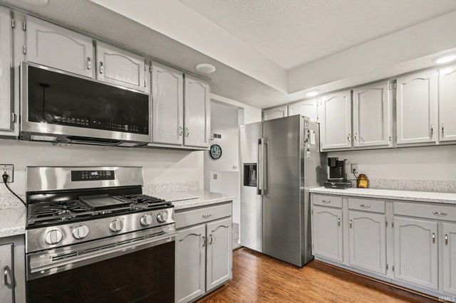 1035 Bowdoin Drive, Mishawaka, IN 46544