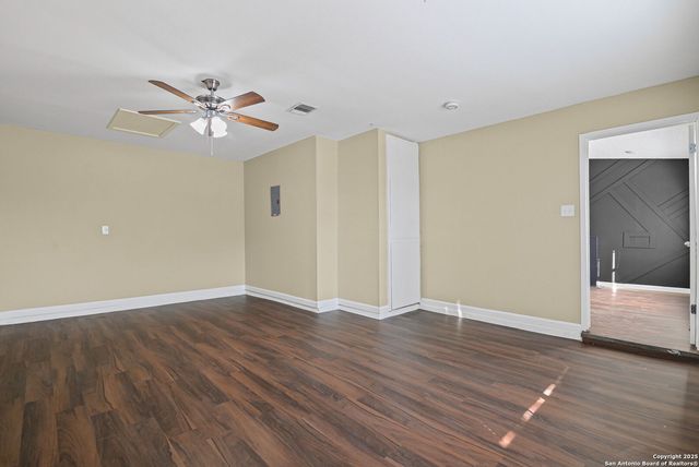 8757 Port Of Call, San Antonio, TX 78242
