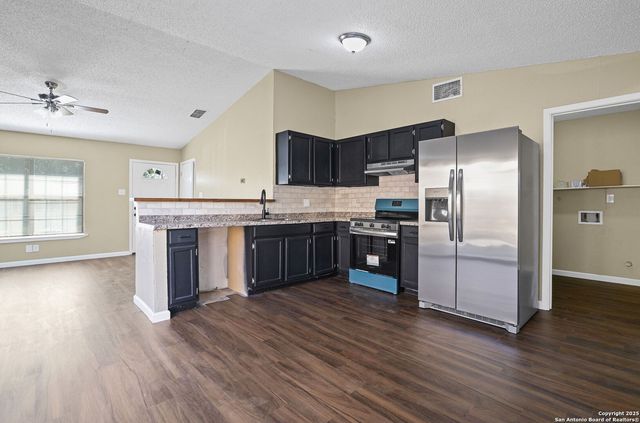8757 Port Of Call, San Antonio, TX 78242