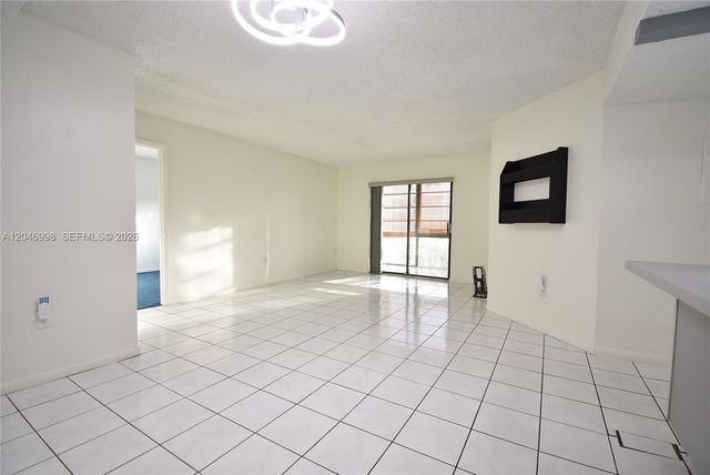 20741 NE 4th Ct 104, Miami, FL 33179