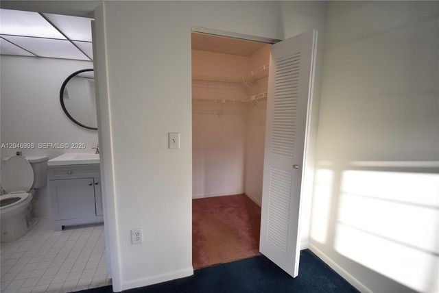 20741 NE 4th Ct 104, Miami, FL 33179