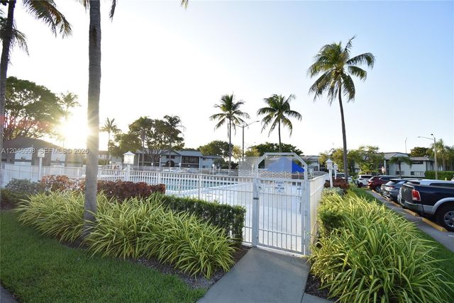 20741 NE 4th Ct 104, Miami, FL 33179