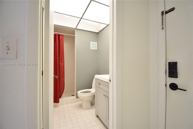 20741 NE 4th Ct 104, Miami, FL 33179