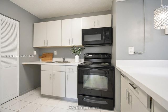 20741 NE 4th Ct 104, Miami, FL 33179