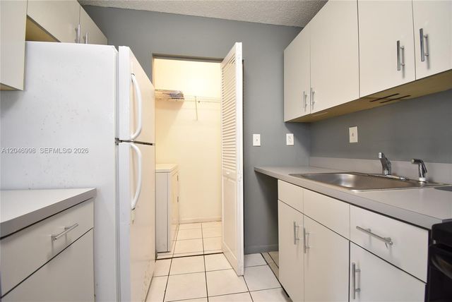 20741 NE 4th Ct 104, Miami, FL 33179