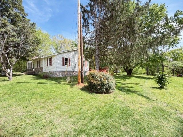 101 Walnut St, Decherd, TN 37324