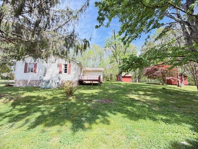 101 Walnut St, Decherd, TN 37324