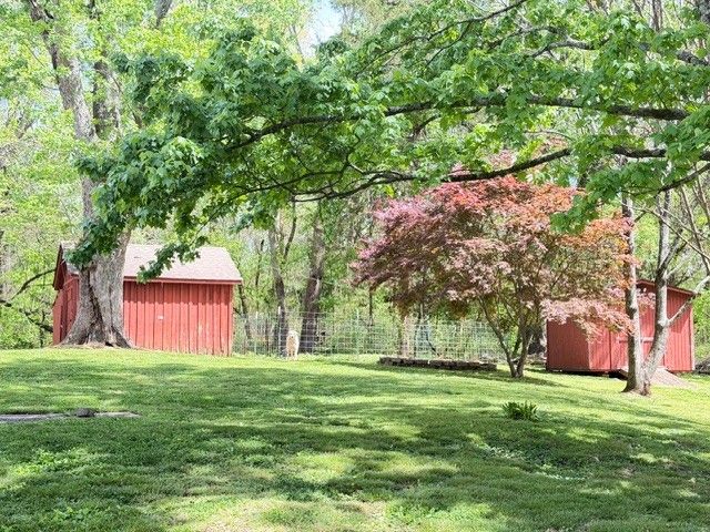101 Walnut St, Decherd, TN 37324