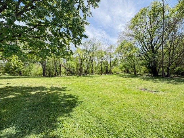 101 Walnut St, Decherd, TN 37324