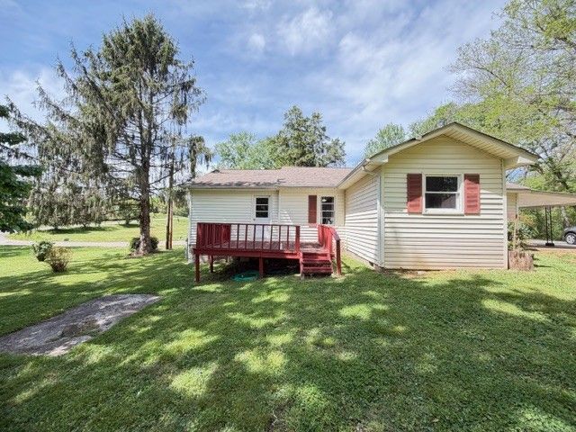 101 Walnut St, Decherd, TN 37324