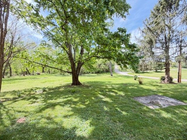 101 Walnut St, Decherd, TN 37324