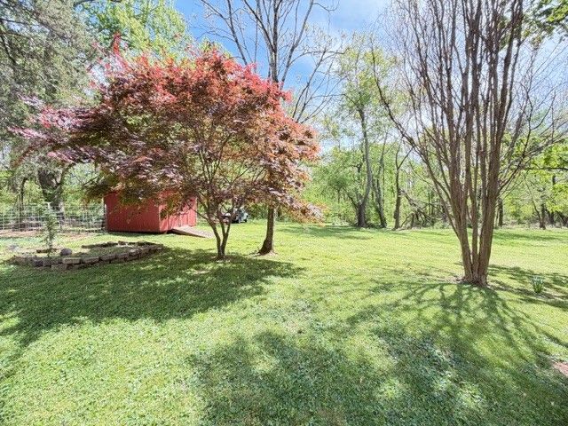101 Walnut St, Decherd, TN 37324