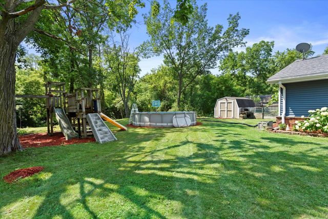 5741 W Cascade DRIVE, Franklin, WI 53132