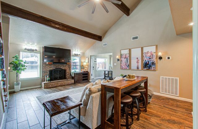 9834 Pinehurst Street, Baytown, TX 77521