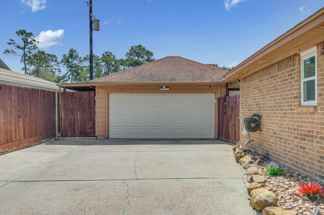 9834 Pinehurst Street, Baytown, TX 77521