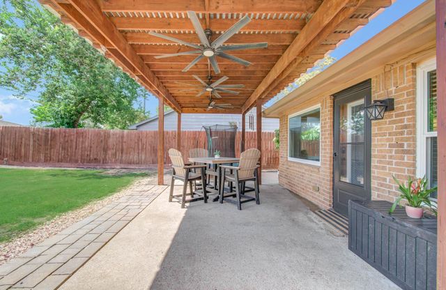 9834 Pinehurst Street, Baytown, TX 77521