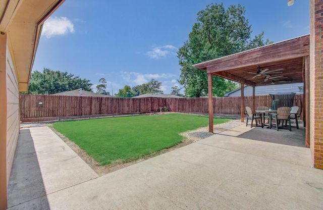 9834 Pinehurst Street, Baytown, TX 77521