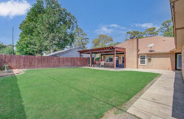 9834 Pinehurst Street, Baytown, TX 77521