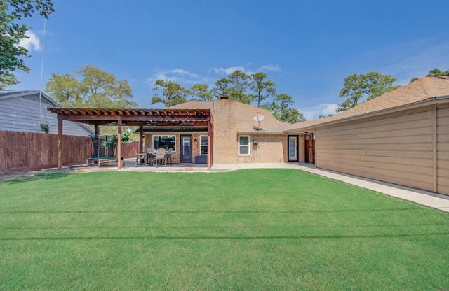 9834 Pinehurst Street, Baytown, TX 77521