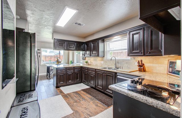 9834 Pinehurst Street, Baytown, TX 77521