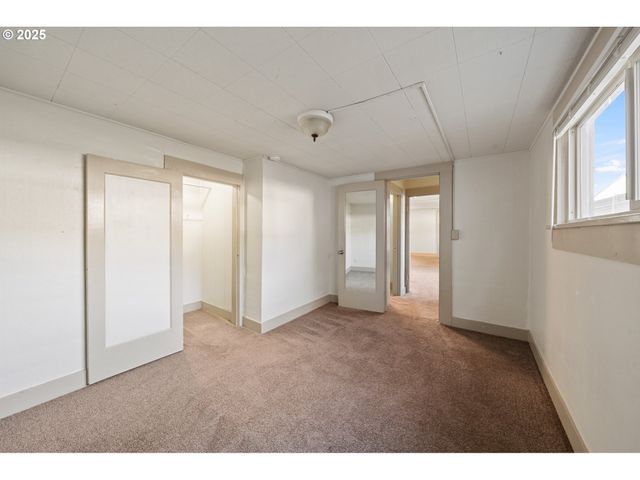 411 4TH St, Oregon City, OR 97045
