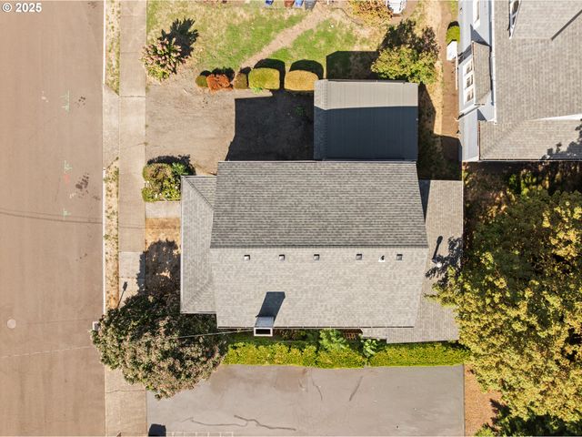 411 4TH St, Oregon City, OR 97045