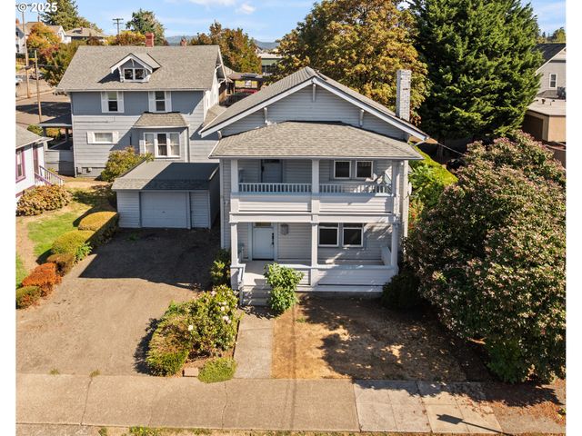 411 4TH St, Oregon City, OR 97045